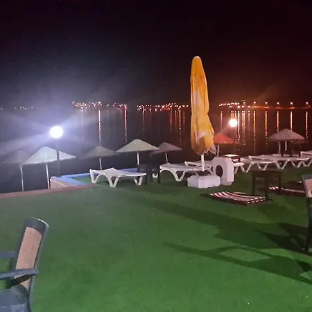 Cunda Beyaz Balina فندق Ayvalı