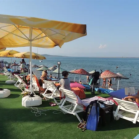 Cunda Beyaz Balina Ayvalı