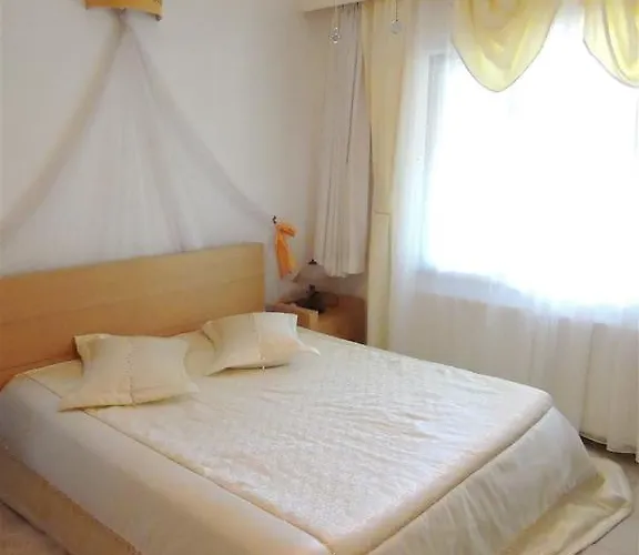 Cunda Beyaz Balina *